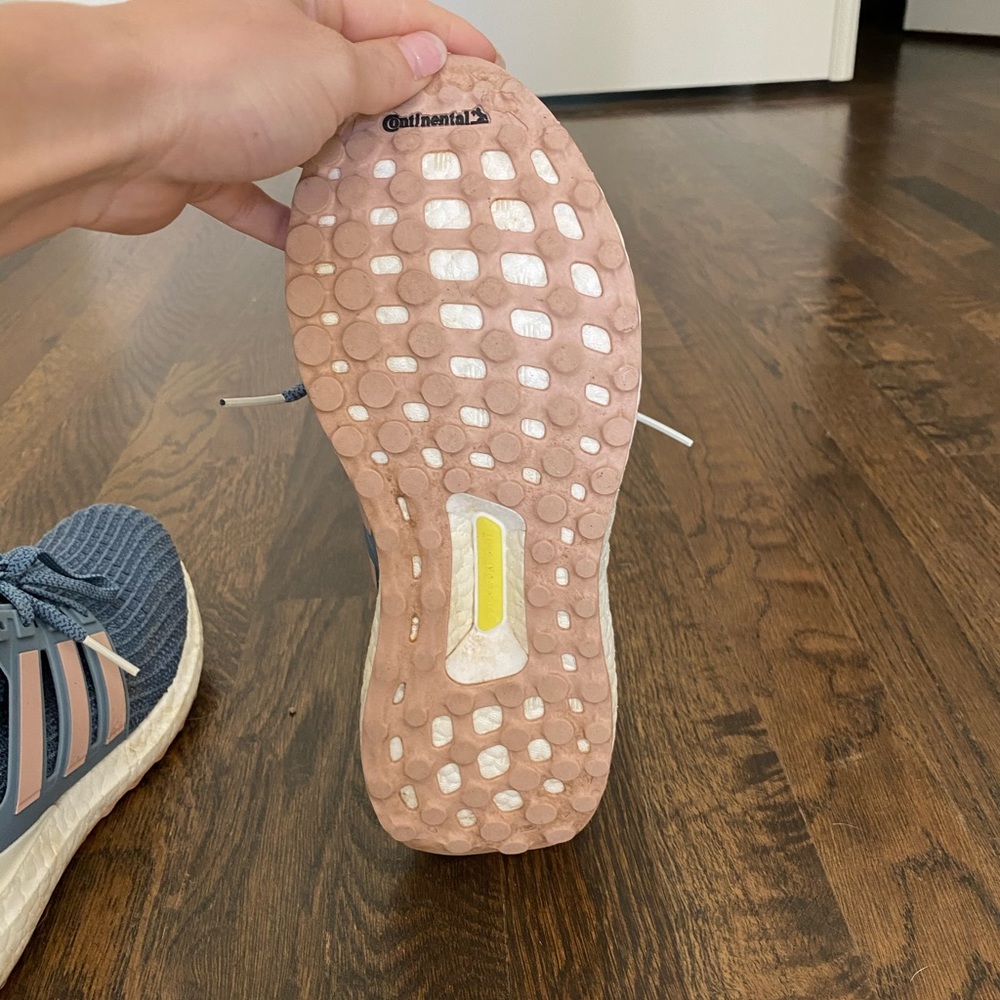 Adidas Boost Women’s 7.5